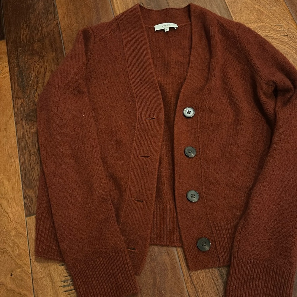 Extra soft and wonderful vince sweater